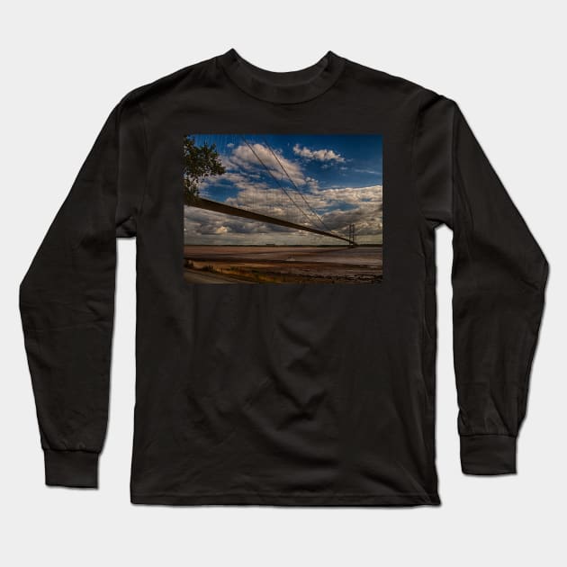 Humber Bridge over the River Hull Long Sleeve T-Shirt by zglenallen